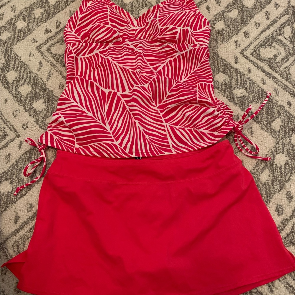 Jantzen Tankini top w/Swim skirt.